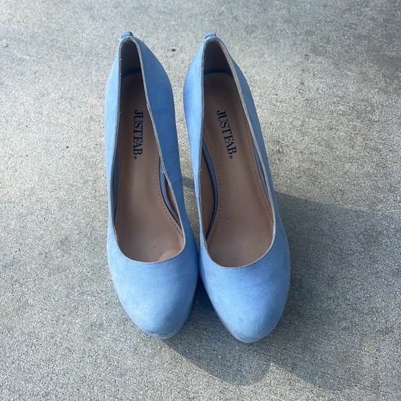 JustFab Blue 5 inch heels with 1.5 inch platform size 6.5 - Picture 2 of 5